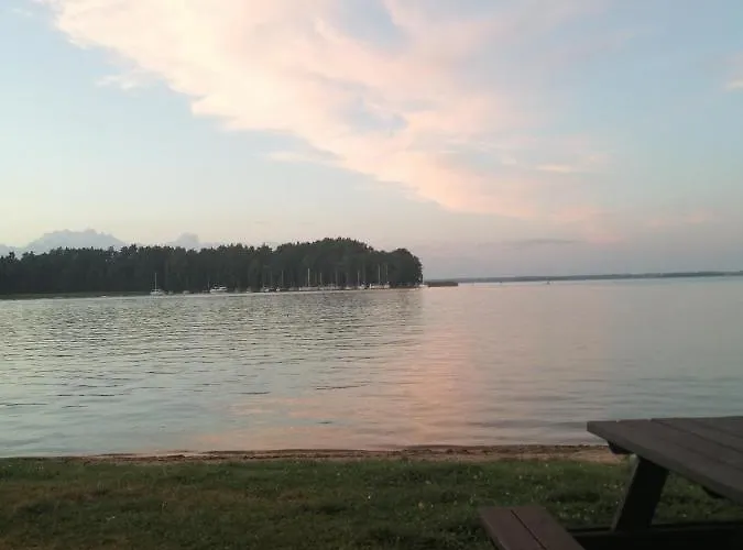 Nad Jeziorem ,,odpocznij